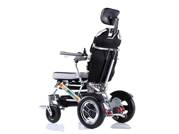 power wheelchair with seat elevator